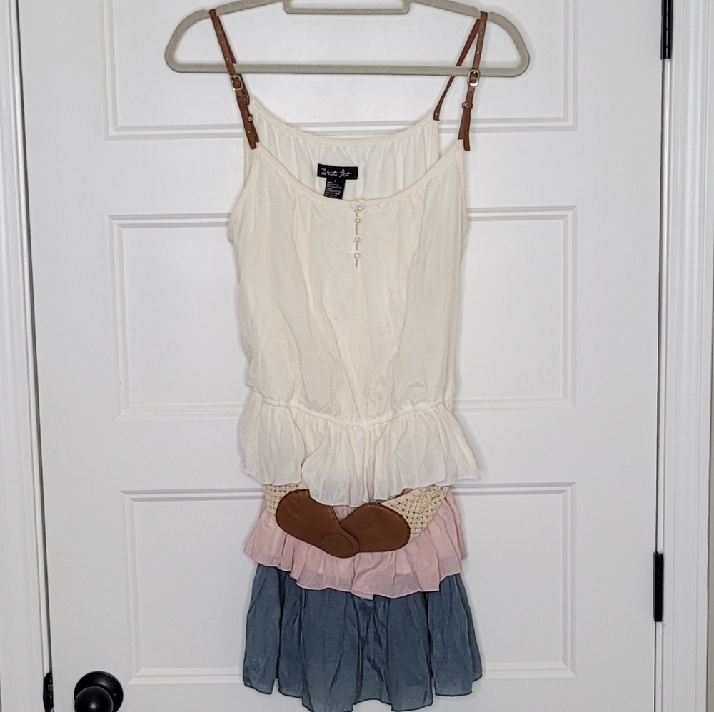 What's Hot L Dress w Belt